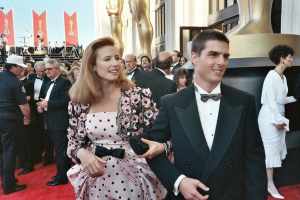 Tom Cruise and Mimi Rogers