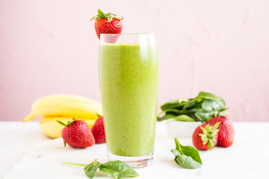 Spinach and Mixed Fruits Smoothie for Bloating