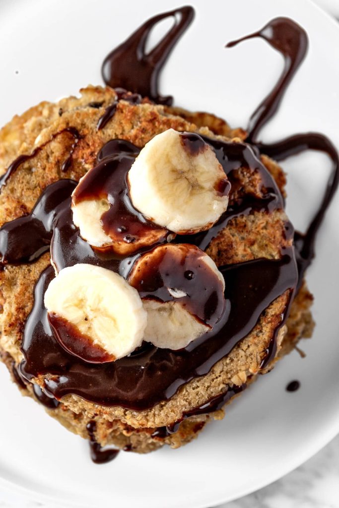 Chocolate, Bananas, and Oats Pancakes 